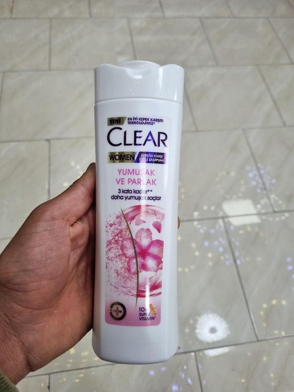 شامپو کلیر ۳۵۰ میل زنانه ضدشوره براق کننده و نرم کننده  