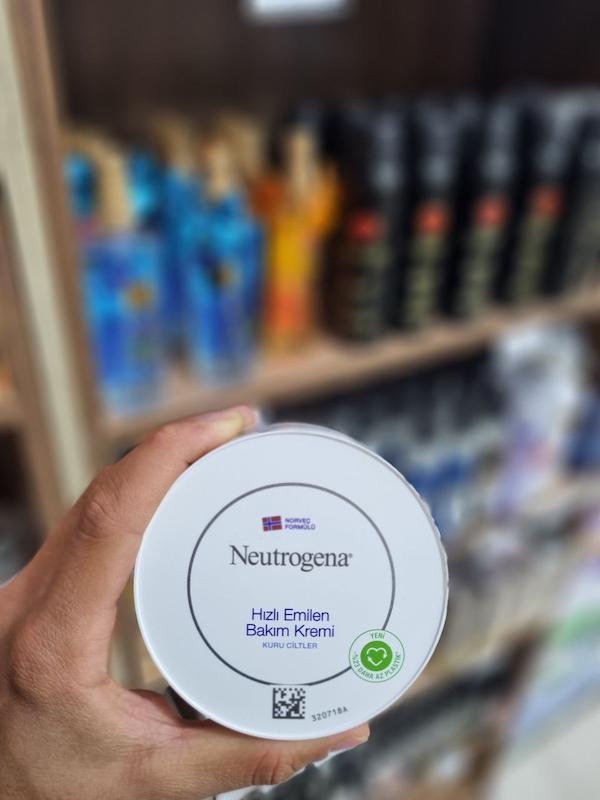 کرم آبرسان دست و صورت نیتروژنا