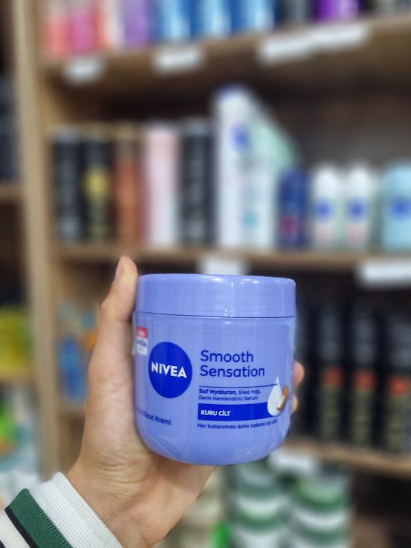 کرم آبرسان دست صورت نیوا مخصوص پوست های خشک