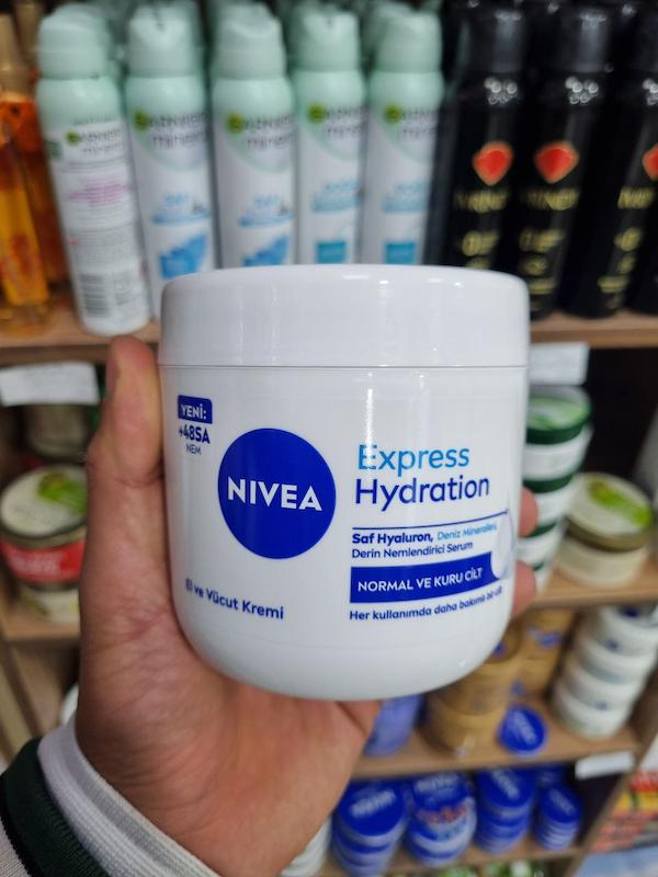 کرم آبرسان دست و صورت نیوا مناسب پوست های خشک و معمولی