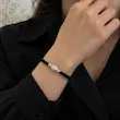 دستبند نقره 925 با نخ مشکی ماهور روی دست