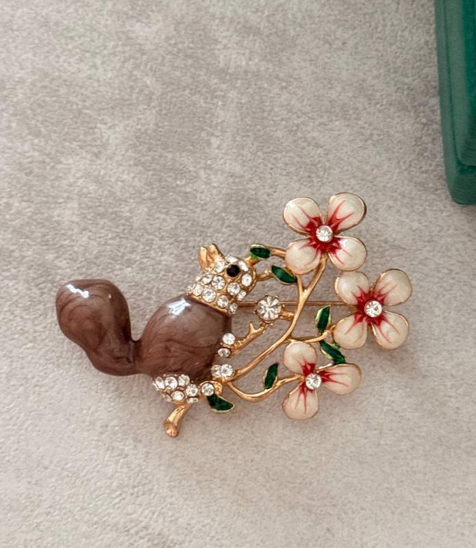 گلسینه گل و سنجاب