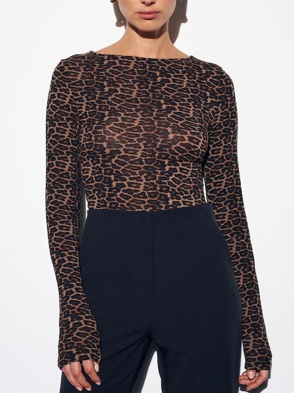 بلوز پلنگی دیلوین مدل یقه قایقی Dilvin