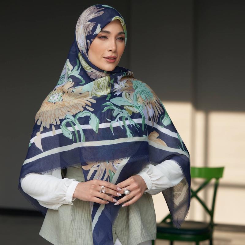 روسری نخی دینا
