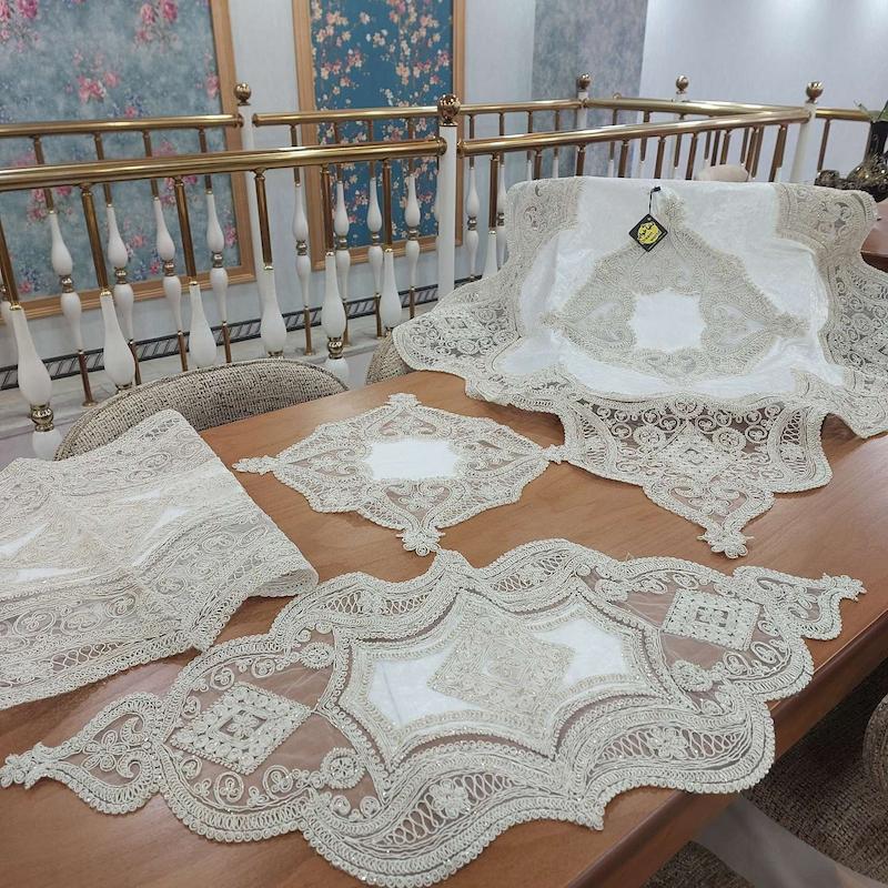 رومیزی دانتل مخمل الیزه ترک ۵ تکه مدل داماک