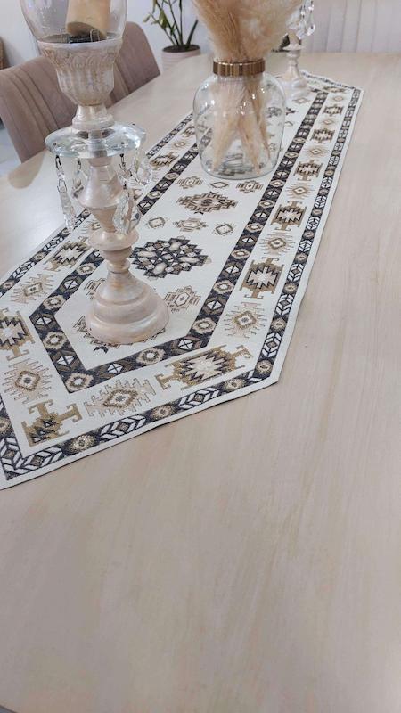 رومیزی مربع ۱×۱ و رانر سنتی مخمل