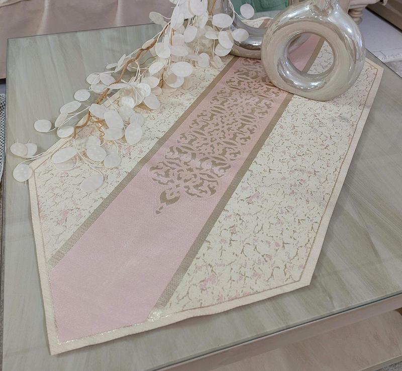 رومیزی ۴تکه مخمل صورتی