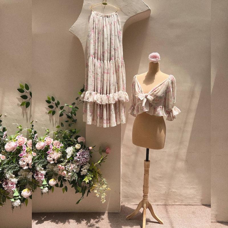 ست دو تیکه  نیم تنه و دامن زیبا