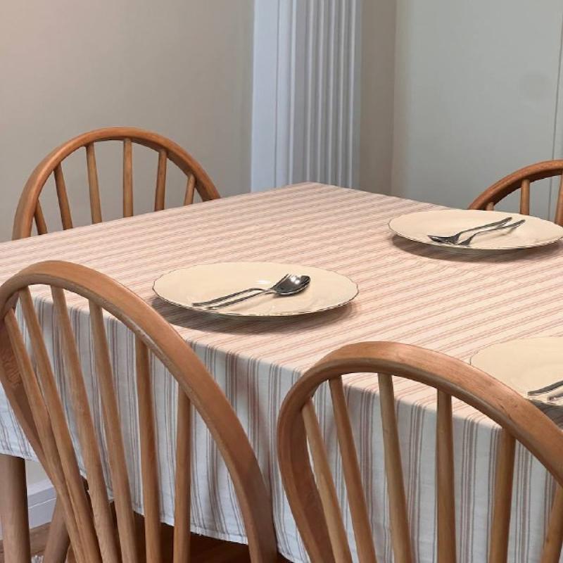 رومیزی لینن راه راه کرم قهوه ای