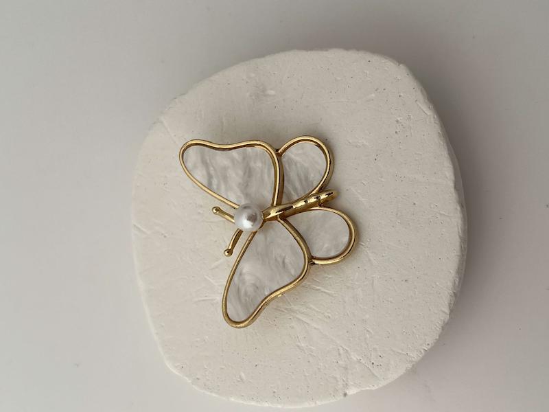 گل سینه پروانه 