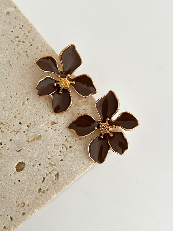 گوشواره گل میناکاری قهوه ای 