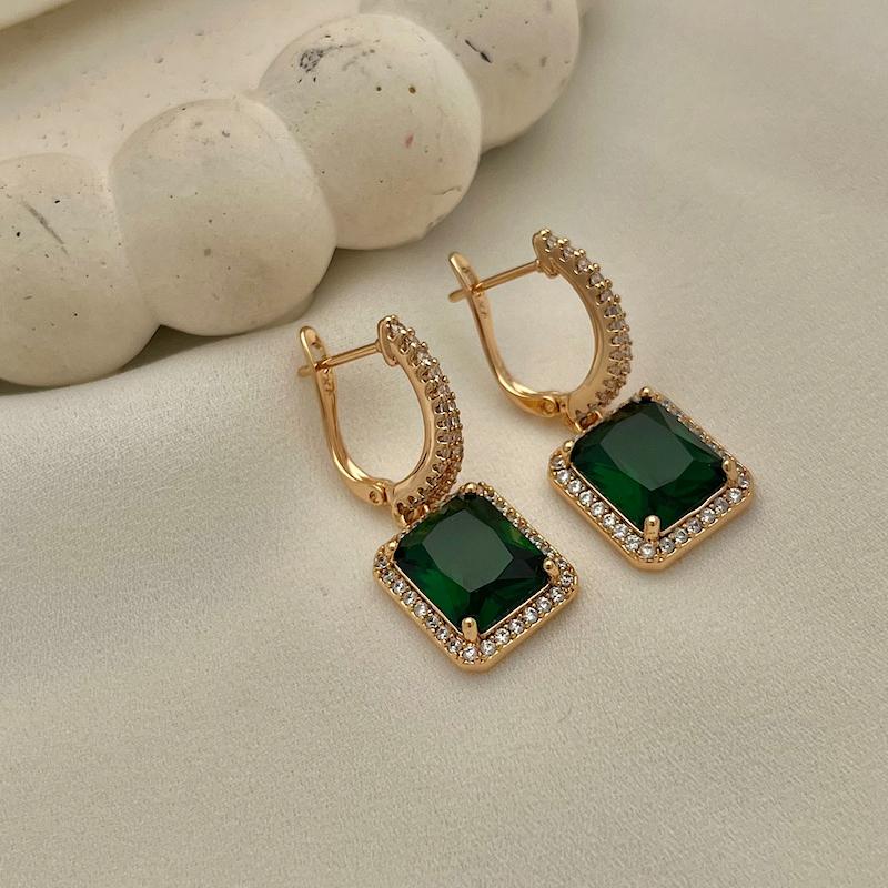 گوشواره ژوپینگ، کد 693