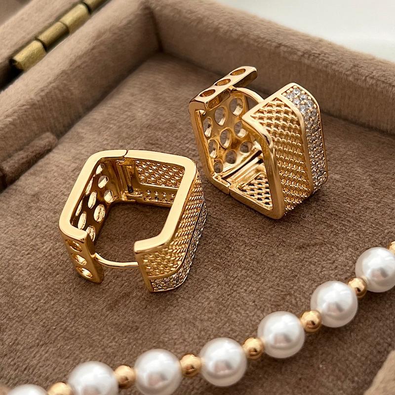 گوشواره ژوپینگ، کد 813