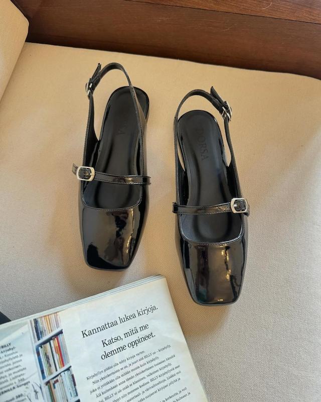 لیا مشکی ورنی