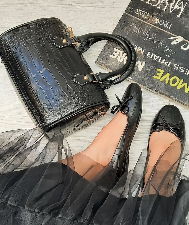 عروسکی سنگی تخت 