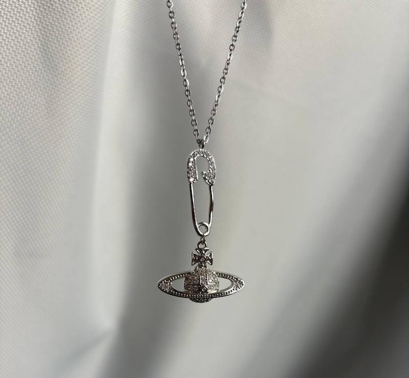 گردنبند ویوین سنجاق 