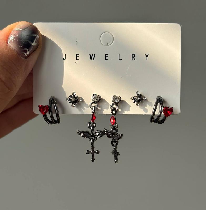 پک گوشواره قرمز 