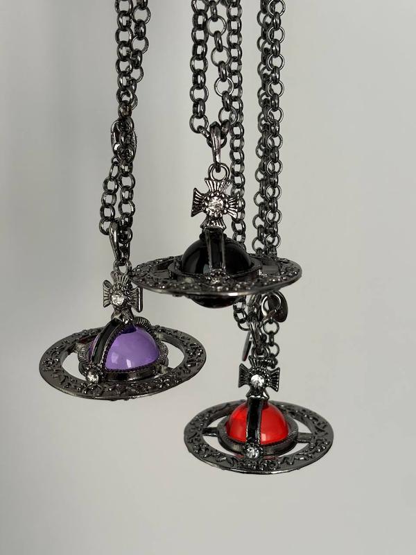 ویوین وست وود هک شده 