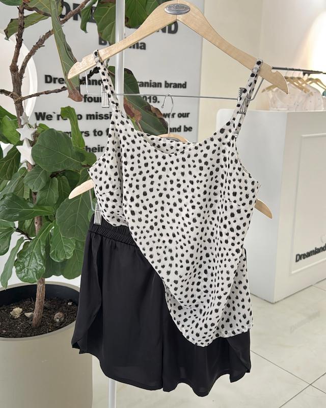 تاپ حریر خالخالی و شلوارک ابریشم بغل باز مشکی