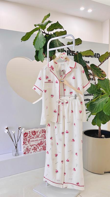 بلوز آستین کوتاه و شلوار استرابری