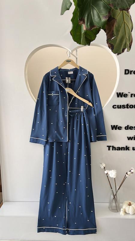 بلوز آستین بلند و شلوار مغزی دوزی قلب سرمه ای