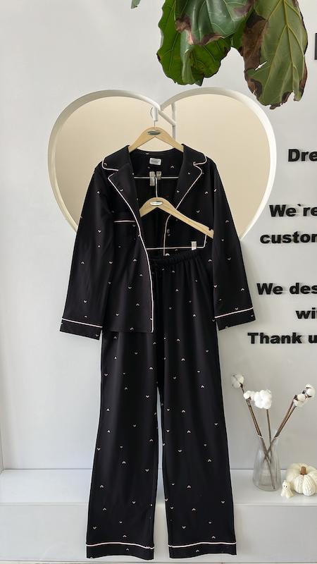 بلوز آستین بلند و شلوار مغزی دوزی قلب مشکی