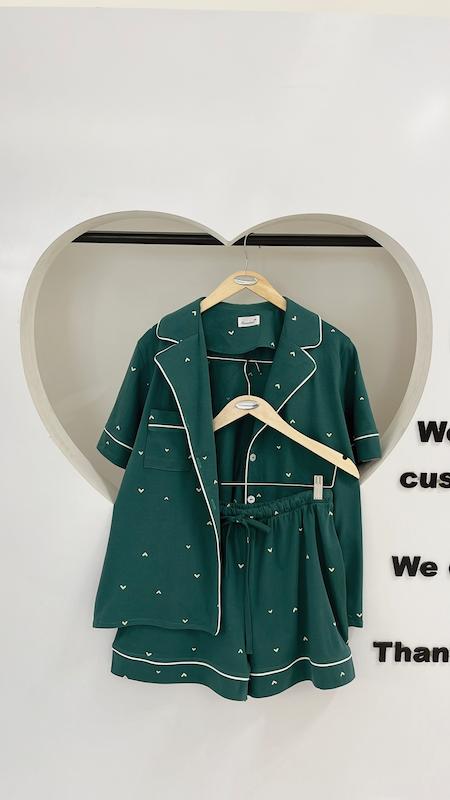 بلوز آستین کوتاه و شلوارک مغزی دوزی قلب یشمی