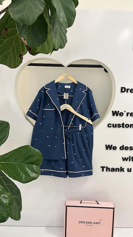 بلوز آستین کوتاه و شلوارک معزی دوزی قلب سرمه ای