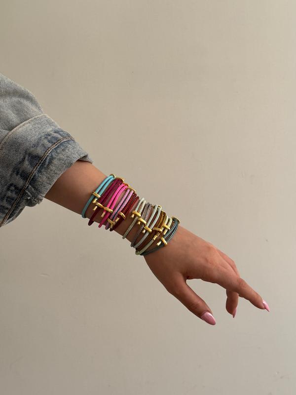 دستبند رنگی 