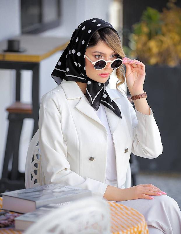 مینی اسکارف خال خالی