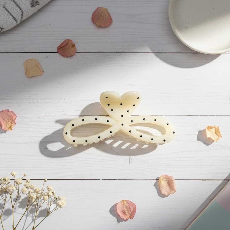 کلیپس خالدار سفید