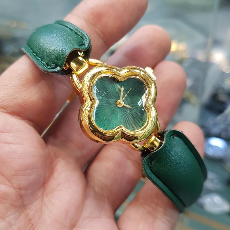 ساعت دخترانه زنانه طرح ونکلیف