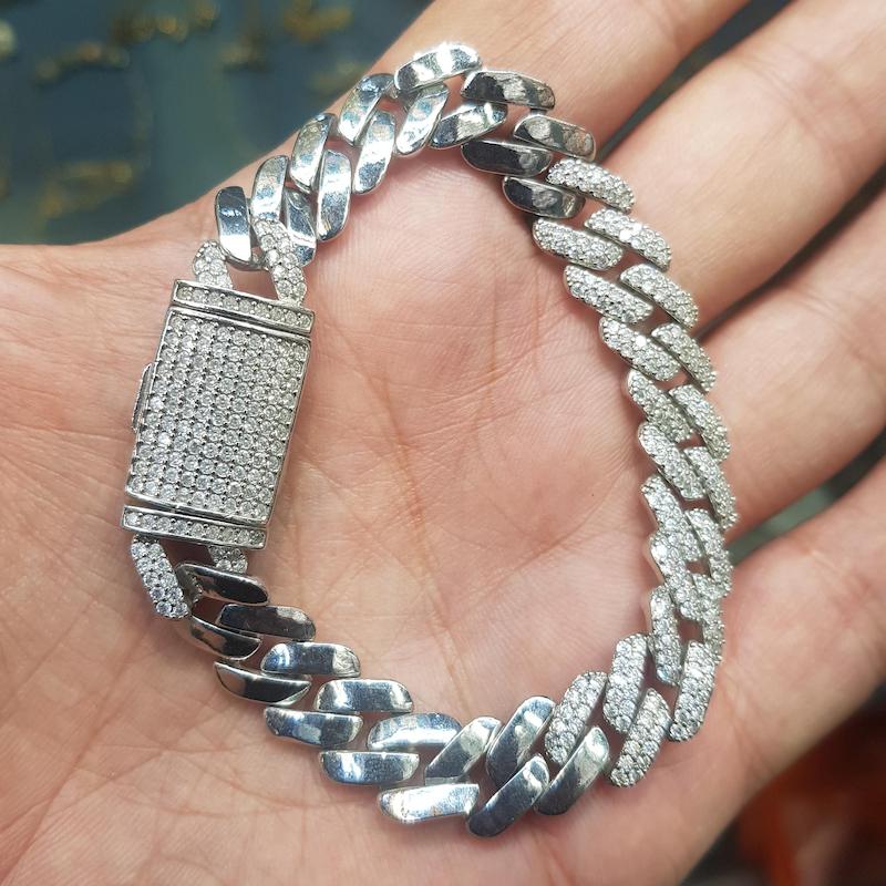 دستبند زنانه قفل نگین دار کارتیه Cartier