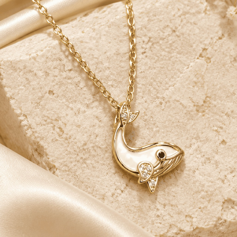 گردنبند چارم طرح طلا نهنگ charm