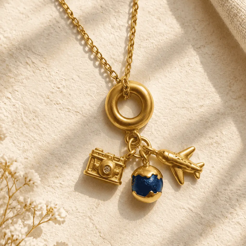 گردنبند چارم طرح طلا سفر travel charm