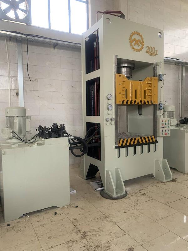 پرس کشش 200 تن دروازه‌ایی