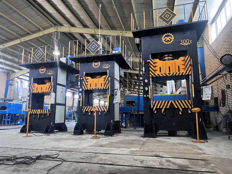 پرس هیدرولیک کشش 200 تن دروازه‌ایی