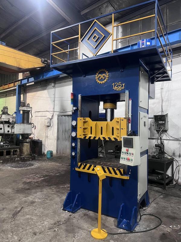 پرس هیدرولیک 125 تن دروازه‌ای