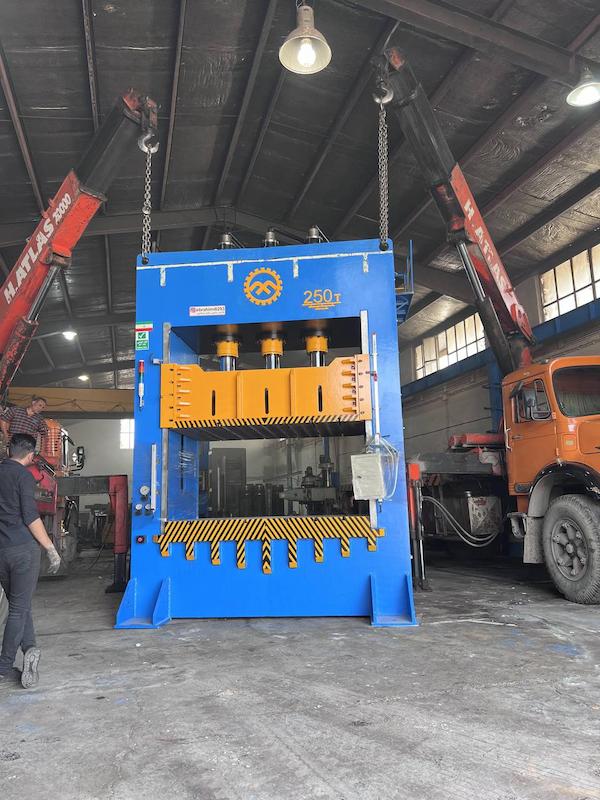 پرس هیدرولیک 250 تن دروازه‌ای H-Frame
