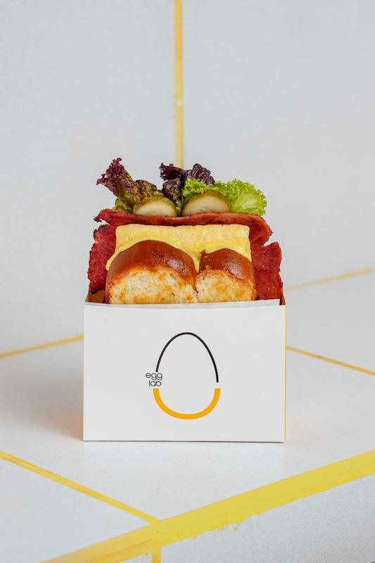 بیکن کاراملایزد و پنیر