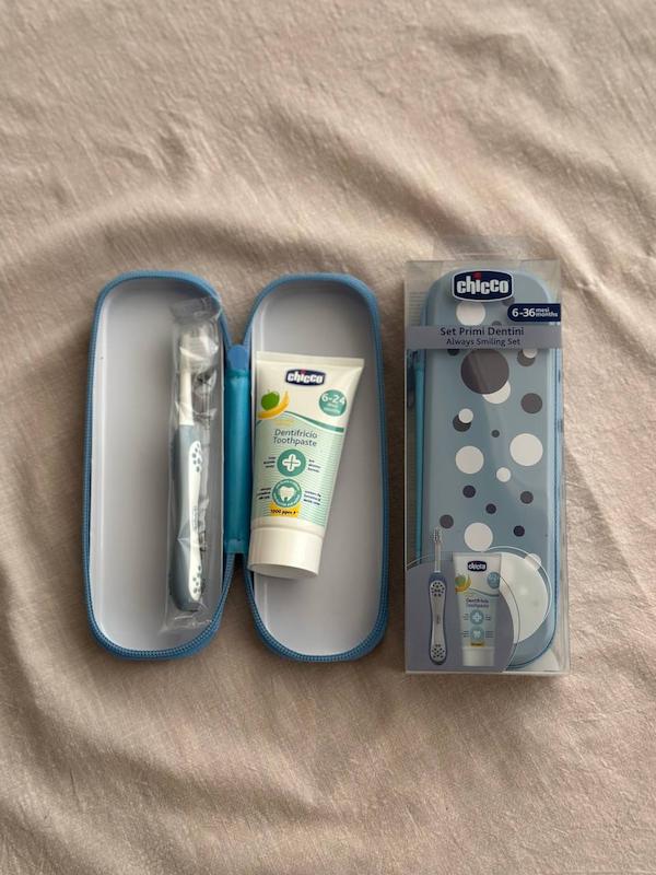 پک مسواک و خمیر دندان کیف دار چیکو طعم سیب موز ۶ تا ۳۶ ماه