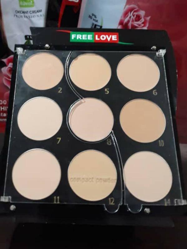 پنکیک ضد آب فری لاو  love Compact powder Waterproof 01