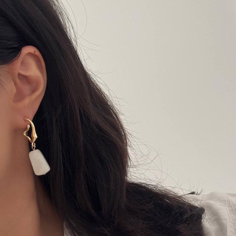 گوشواره رزینی اویزدار