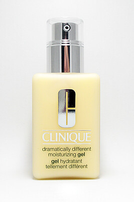 آبرسان دراماتیکلی مدل gel مناسب پوست مختلط و چرب  کلینیک  clinique Dramatically Different Moisturizing Gel