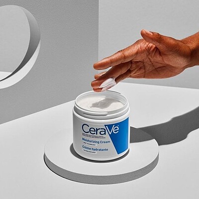 کرم مرطوب کننده و آبرسان سراوی مناسب پوست خشک و خیلی خشک Cerave moisturizing cream 