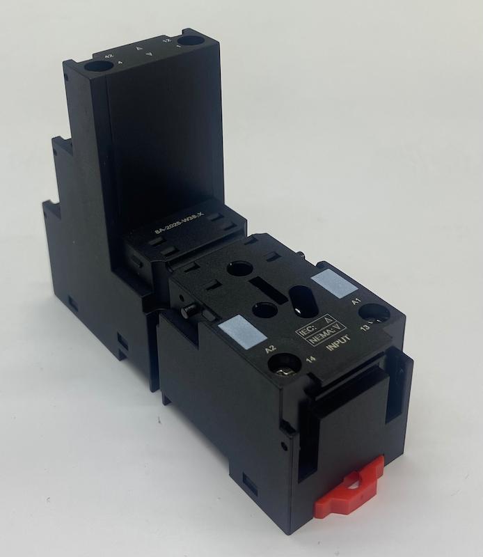 سوکت اشنایدر الکتریک 8 پایه 12 آمپر SCHNEIDER RXZE2S108M