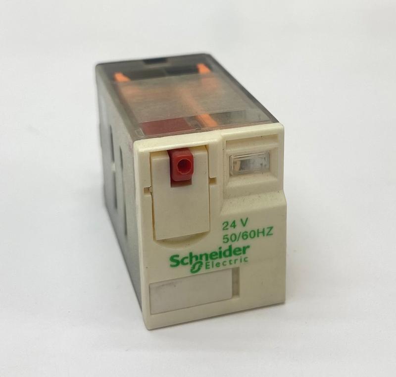 رله اشنایدر الکتریک 8 پایه 12 آمپر 24 ولت Schneider  RXM2AB1B7 AC