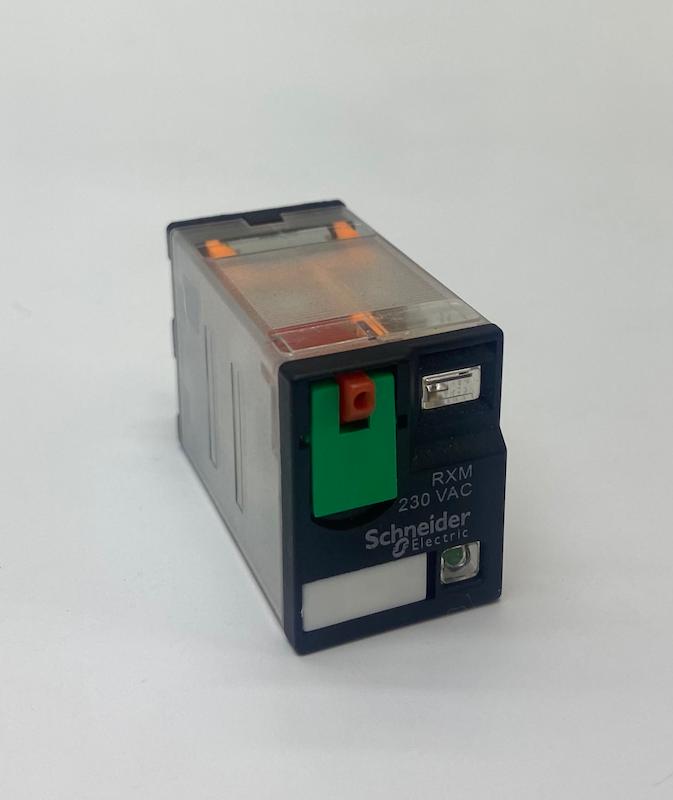 رله اشنایدر الکتریک 14 پایه 6 آمپر 220 ولت Schneider  RXM4AB2P7 