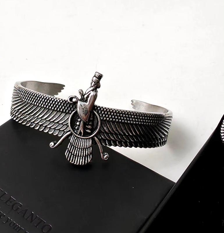 دستبند فروهر