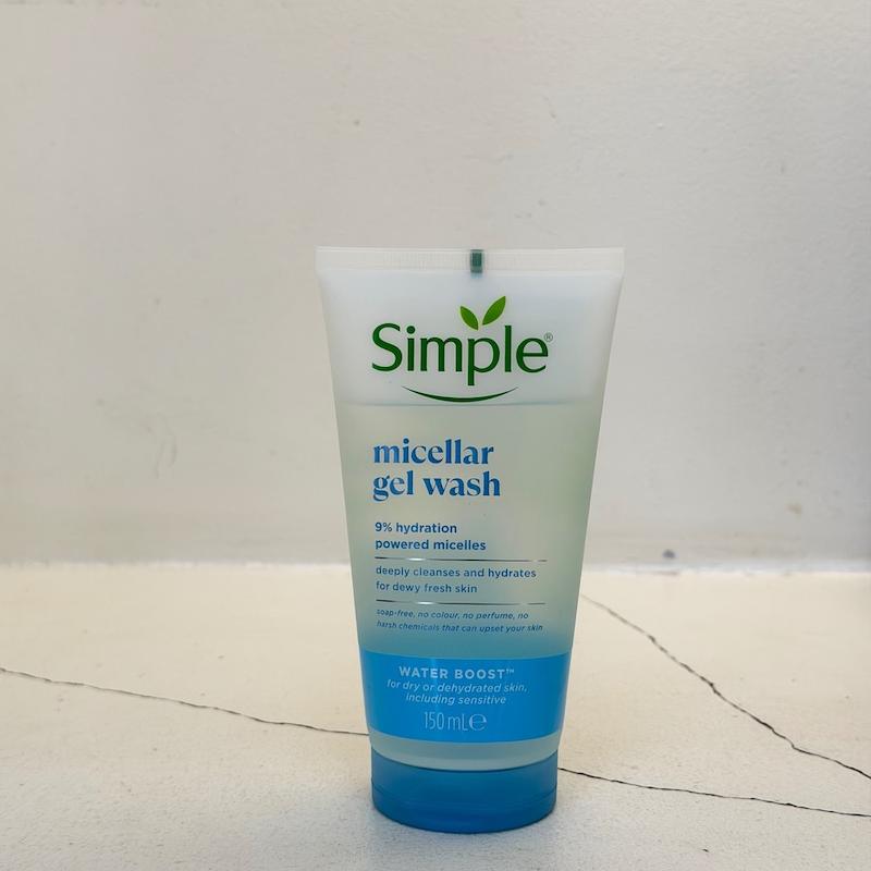 ژل شستشوی سیمپل simple water boost micellar